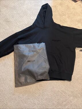 Essentials Black Pullover Hoodie Men’s Extra Large Oversized